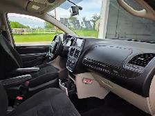 VMI Handicap Van - Dodge Grand Caravan - Low Kilometer - Photo 3