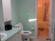All inclusive Bright & Spacious room for rent ByWard market area - Photo 4