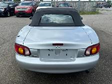 1999 Mazda Miata MX-5 Base - Photo 4