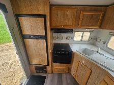 2003 Tahoe Wildlite 22 Ft T/A Fifth Wheel 22RK - Photo 12