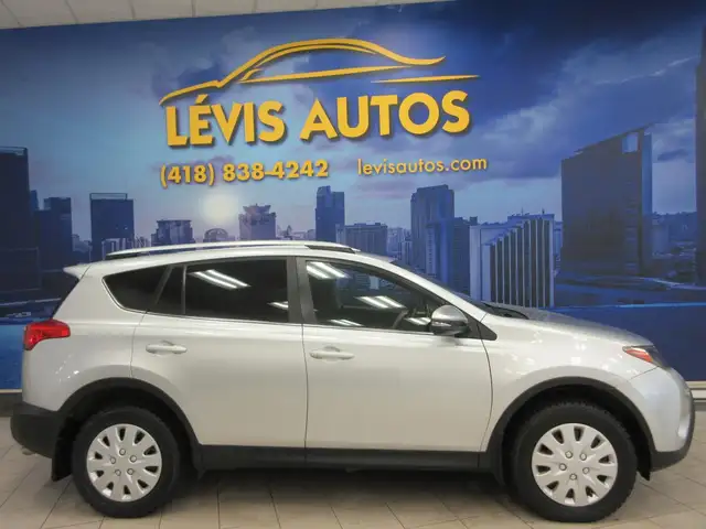 TOYOTA RAV4 2015 LE AWD SIEGES CHAUFFANT CAMERA RECUL BLUETOOTH
