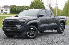 2025 Toyota Tacoma TRD Sport (8A,4X4) 6 pi
