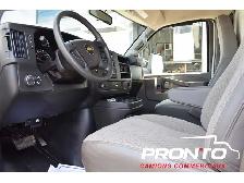 2025 Chevrolet Express Commercial Cutaway 3500  Cube 14 pieds - Photo 14