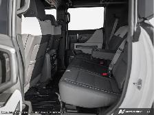 2026 GMC HUMMER EV SUV 2X - Photo 16