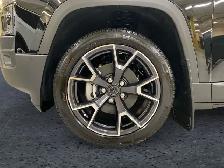 2026 Jeep Cherokee Overland - Photo 9