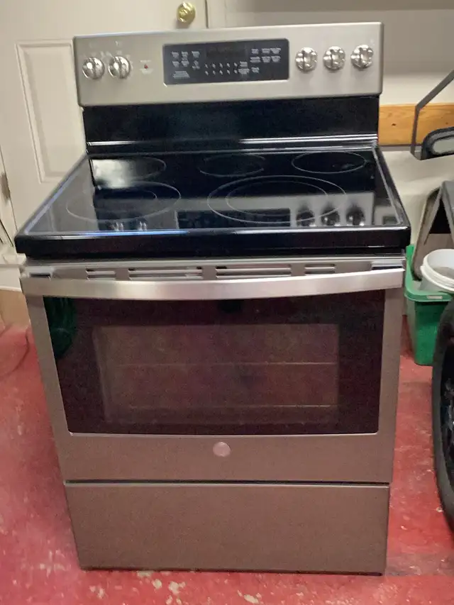 Poêle et frigo