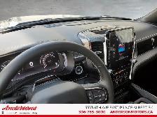 2026 Ram 1500 LIMITED 5.7L HEMI / Crew Cab / Heads-Up Display - Photo 14