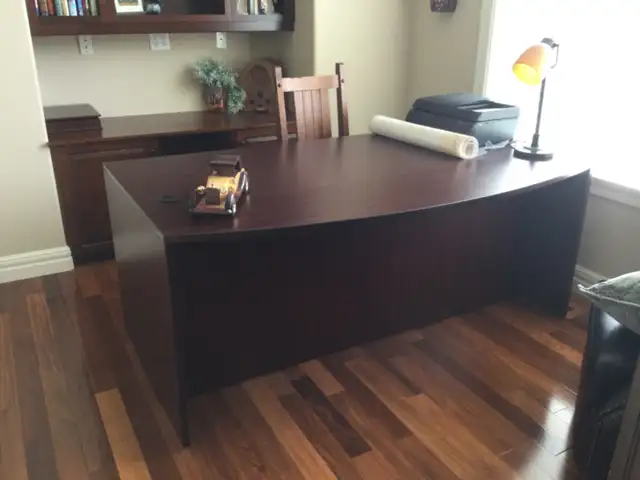 Classy exec Desk