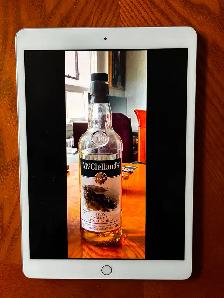 Apple iPad 8th GEN PRISTINE AND CHEAP! - Photo 3