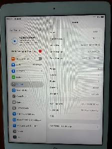 Apple iPad 8th GEN PRISTINE AND CHEAP! - Photo 7