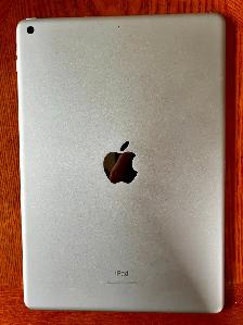 Apple iPad 8th GEN PRISTINE AND CHEAP! - Photo 9