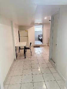 For Rent -  Basement Unit at Ellesmere and Pharmacy. - Photo 3