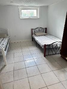 For Rent -  Basement Unit at Ellesmere and Pharmacy. - Photo 4