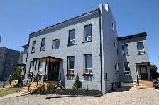 Downtown St Catherines, renovated 2-bedroom