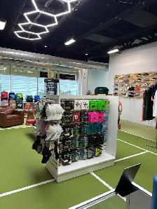Tennis Retail store - Photo 2
