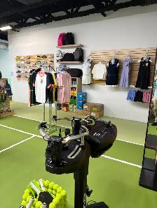 Tennis Retail store - Photo 3