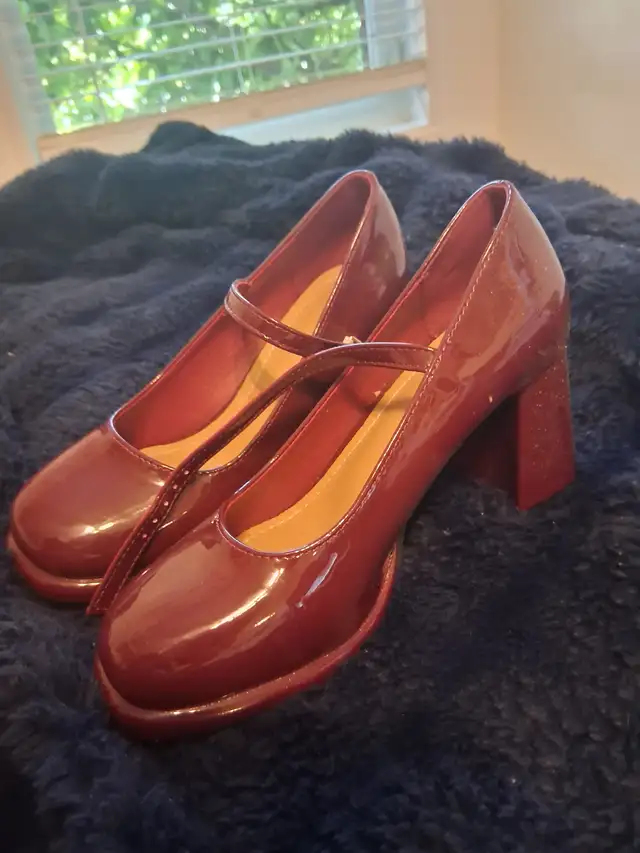 Red heels size 36