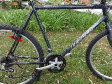 VÉLO FAIT AU CANADA PAR LEADER, 26 POUCES. COMME NEUF. - Photo 2