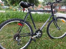 VÉLO FAIT AU CANADA PAR LEADER, 26 POUCES. COMME NEUF. - Photo 4
