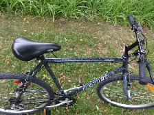 VÉLO FAIT AU CANADA PAR LEADER, 26 POUCES. COMME NEUF. - Photo 10