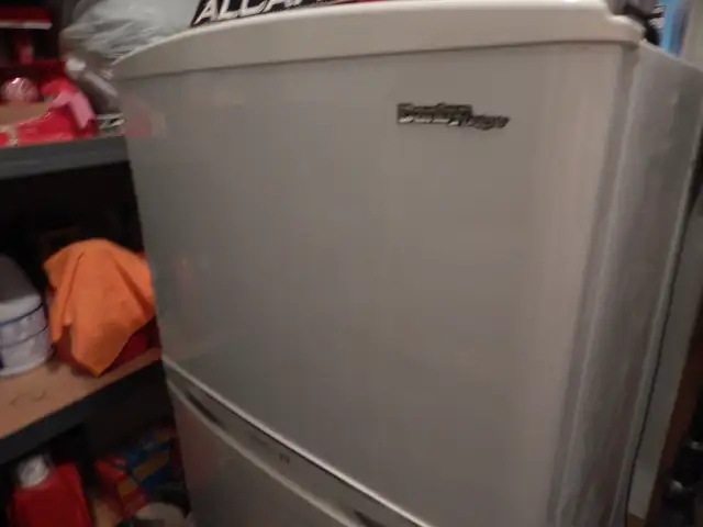Apartment Size Refrigerator/Freezer