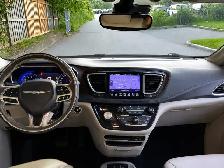 2017 Chrysler Pacifica Limited | AS IS | FWD - Photo 6