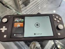 Nintendo Switch LITE Comme neuve