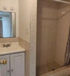 Private 1 bed, 1 bath - Townhouse for Rent - Photo 3