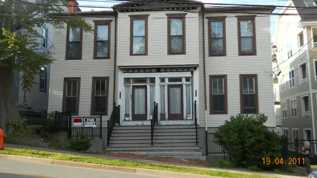 SOUHEND, HUGE 2 BDRM FLAT ON SOUTH ST,