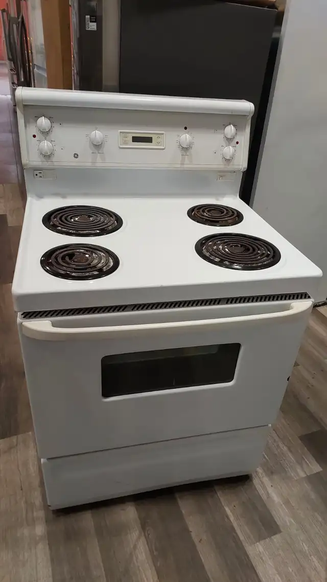 Stove - 30' Whirlpool Coil White - Used | Mega Sale Offer.