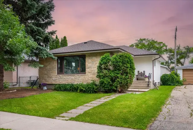 Home for Sale in East Kildonan!