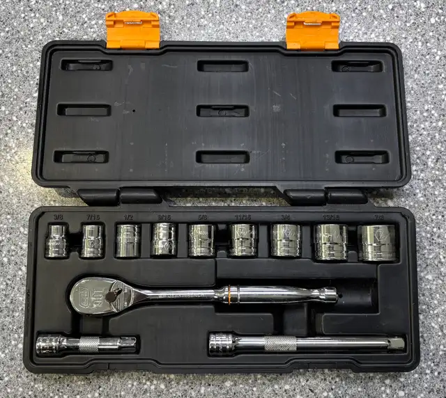 Gearwrench 12 PC Ratchet and Socket Kit
