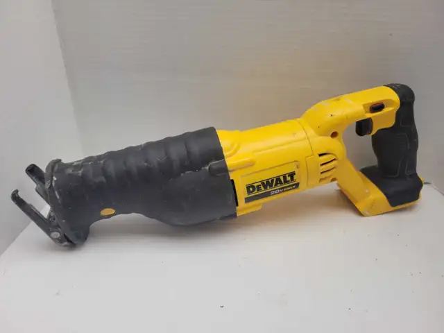 Dewalt DCS380 20v Sawzall Tool Only