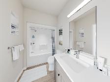 2 Bed, 2 Bath Apartment in Osborne Village | Free WiFi & Water - Photo 5