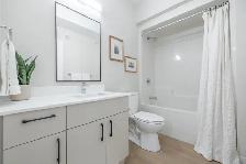 2 Bed, 2 Bath Apartment in Osborne Village | Free WiFi & Water - Photo 10