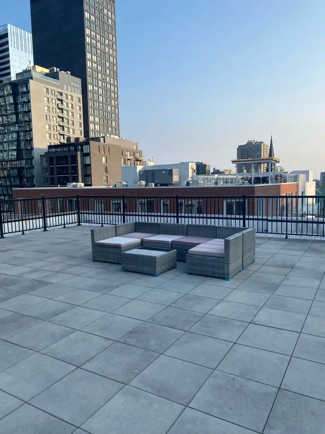 DTSpacious 16-ft ceilings Loft style  2-BDromms for Rent