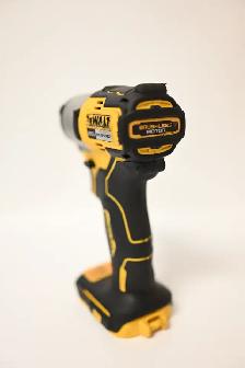 Dewalt impact Brushless motor with 2ah battery and charger USED - Photo 5