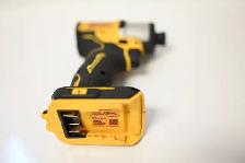 Dewalt impact Brushless motor with 2ah battery and charger USED - Photo 8