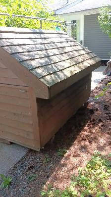 Cedar Insulated Doghouse - Photo 2