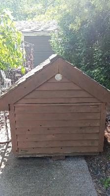 Cedar Insulated Doghouse - Photo 3