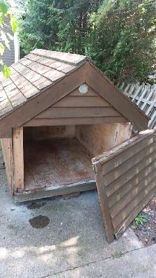 Cedar Insulated Doghouse - Photo 5