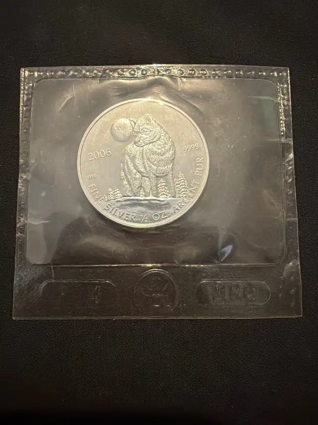 2006 RCM Wolf 1/2oz Pure .9999 Silver