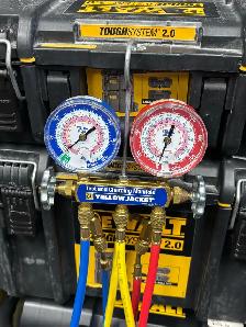 Yellow Jacket Test & Charging Manifold - Photo 2