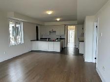 2 Rooms Available in a New 3 Bedroom House for Rent in Barrie - Photo 2