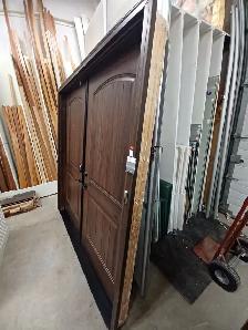 Double Entry Door - Photo 2