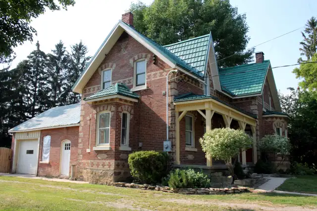 For Rent Kemble - 3 Bedroom   2 Bath Farmhouse