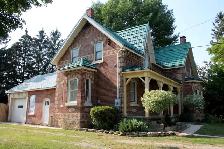 For Rent Kemble - 3 Bedroom   2 Bath Farmhouse