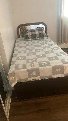 Furnished Room for Rent Female Scarborough - Photo 2