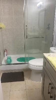 Furnished Room for Rent Female Scarborough - Photo 6