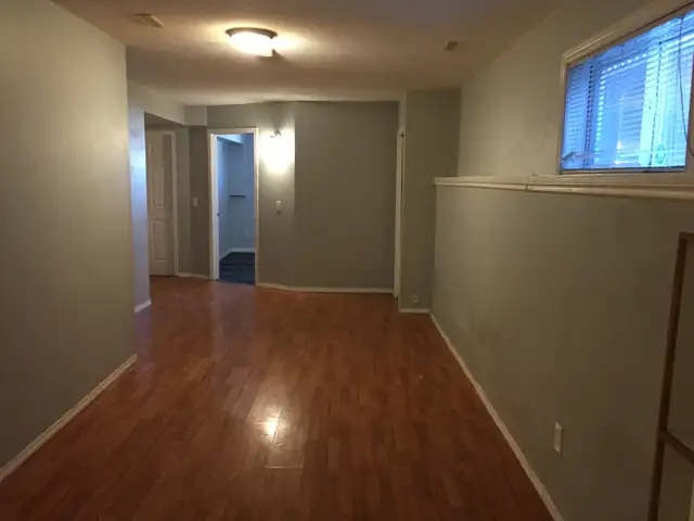2 Bedroom Legal Basement Suite By Transit, Park and School